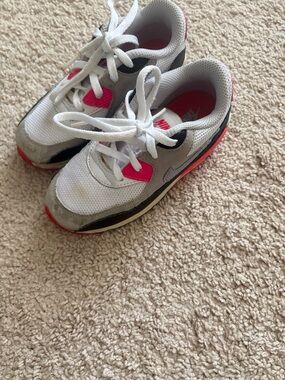 Nike Kids White, Gray & Pink Low-Top Sneakers